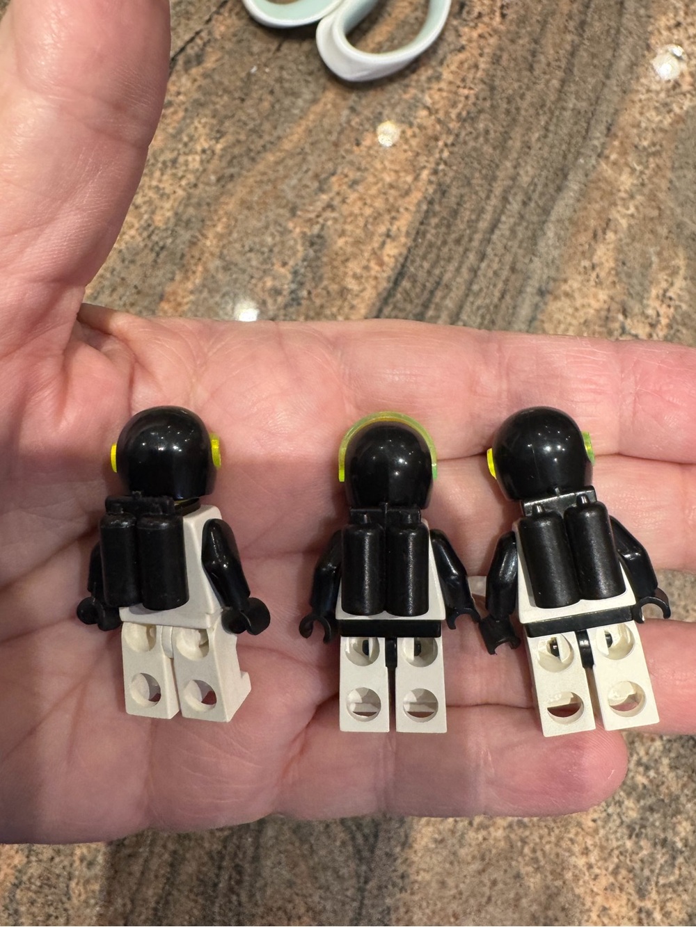 Lot of Legos: Various People/Space/Astronauts - Picture 3 of 8